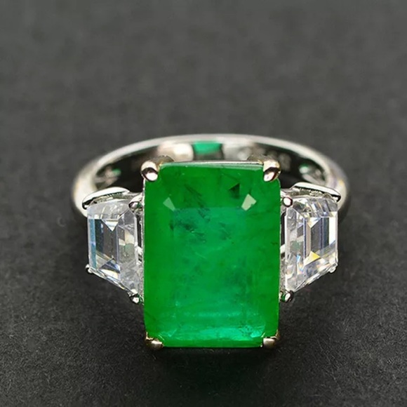 925 Sterling Silver Ring Emerald Size 6  BRAND NEW.. FREE SHIPPING! - Picture 1 of 6